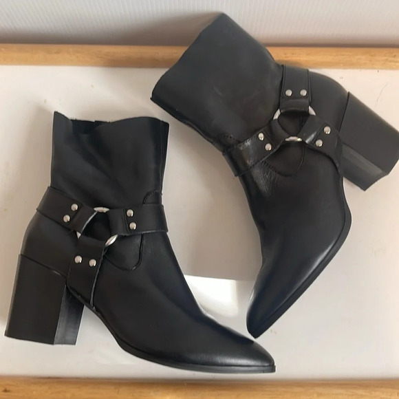 Steve Madden Shoes - Steve Madden Jiffie Black Leather Moto Biker Boots Size 6.5